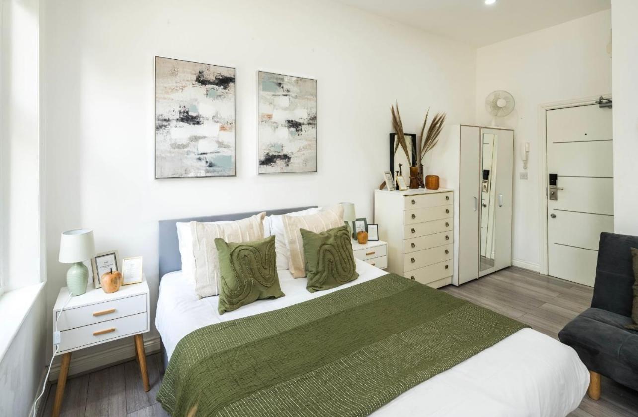 S5 Spacious-bright Studio-zone2-superkingbed Appartement